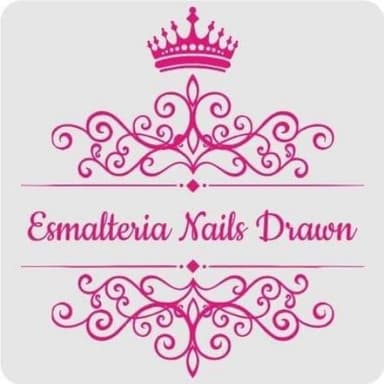 Esmalteria Nails drawn 