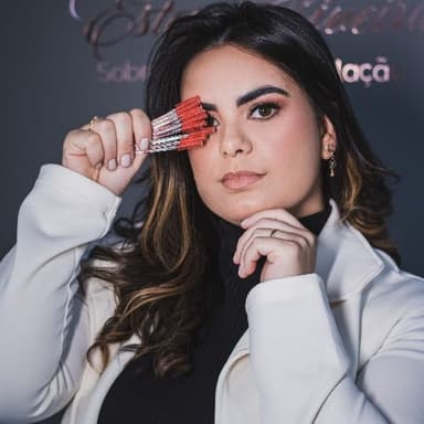 Ester Oliveira 