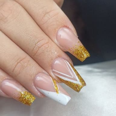Adriele nails desing