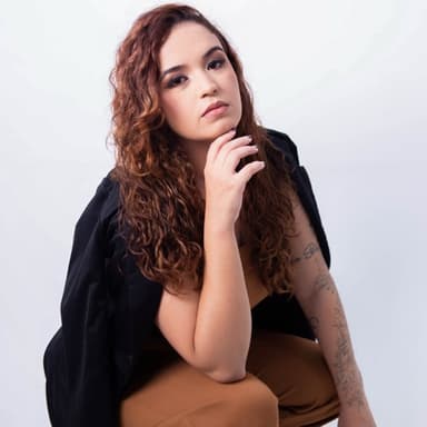 Evelyn Araújo Lash Designer 